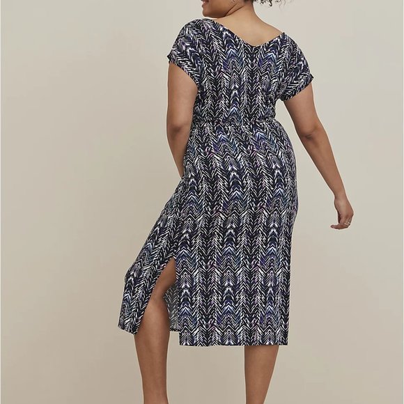 Torrid Chevron Print Midi Dress NWT - Picture 3 of 4